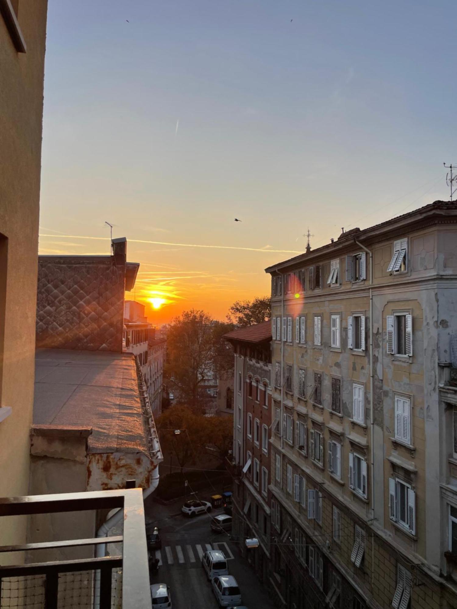 Sunway Apartment Trieste Bagian luar foto